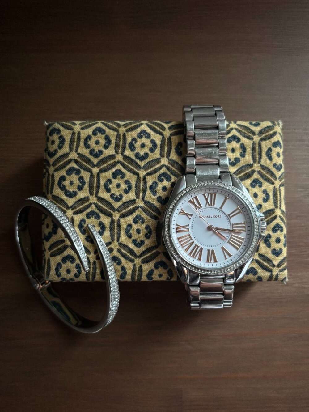 Michael Kors Watch & Bracelet in Silver & Rose Gold (Kacie Silver-Tone Gift Set)